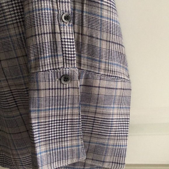 💙Treasure&Bond Tailored button down shoulder ruffle plaid cuff sleeved blouse. - Picture 3 of 12